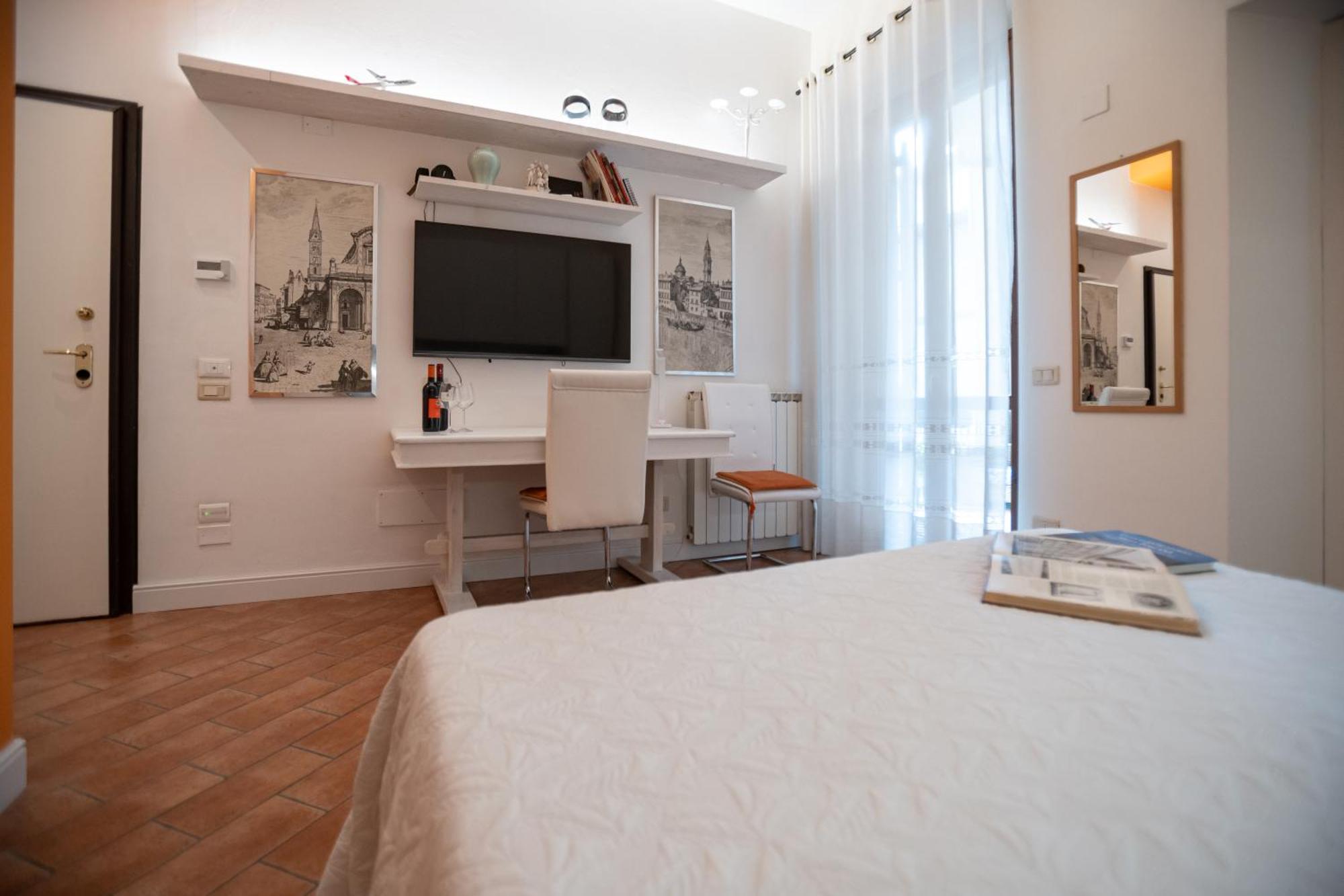 Indipendent Studio Apartment With Terrace - Parking Firenze Bagian luar foto