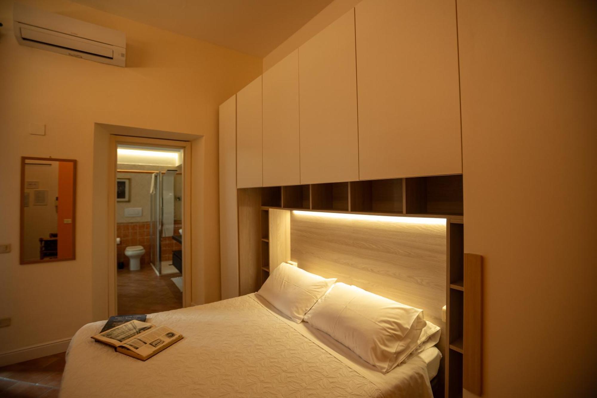 Indipendent Studio Apartment With Terrace - Parking Firenze Bagian luar foto