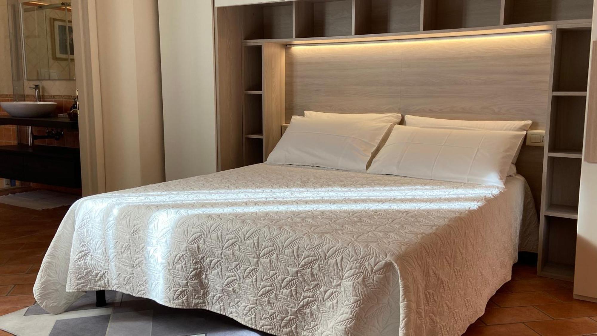 Indipendent Studio Apartment With Terrace - Parking Firenze Bagian luar foto
